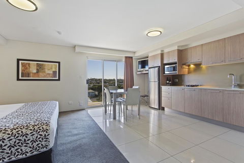 CBD Executive Apartments - Accommodation Brisbane 2