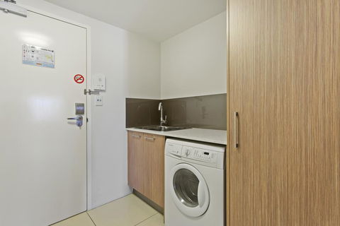CBD Executive Apartments - Accommodation Brisbane 1