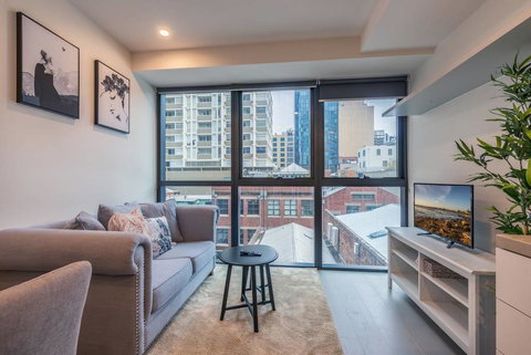CBD Modern Classic 1 Bedroom Apt@La Trobe Tower - Accommodation Brisbane 2