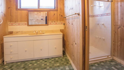 Centre Street 10 Lake Tabourie - Accommodation Brisbane 3