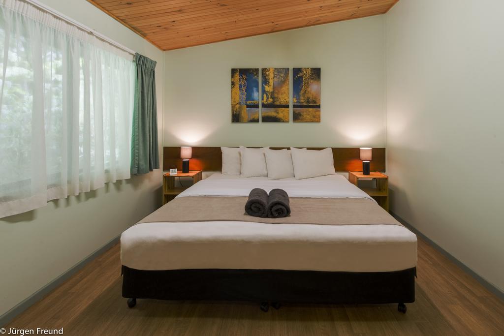 Lake Eacham QLD Accommodation Brisbane