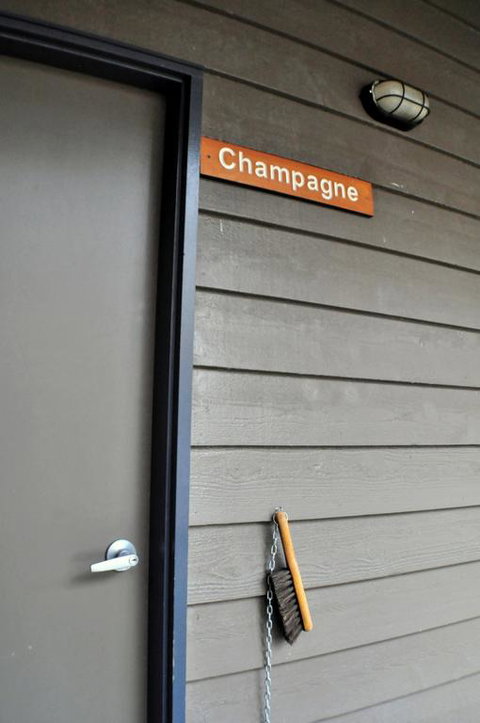 Champagne - Accommodation Brisbane 3