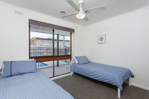 Charmes, Paradise By The Shore - Accommodation Brisbane 2