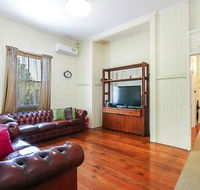 Charming Characterful Rustic-style Home Near The Gabba - Accommodation Brisbane