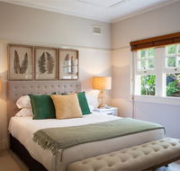Chic Apartment with Sun Lounge Near Manly Beach - Accommodation Brisbane