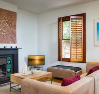 Chic Two-storey Cottage with Darling Harbour Views - Accommodation Brisbane