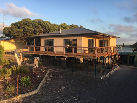 Chill N Sea Coastal Retreat - Accommodation Brisbane 0