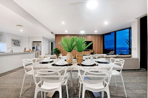 Circle On Cavill Subpenthouse - Accommodation Brisbane 2