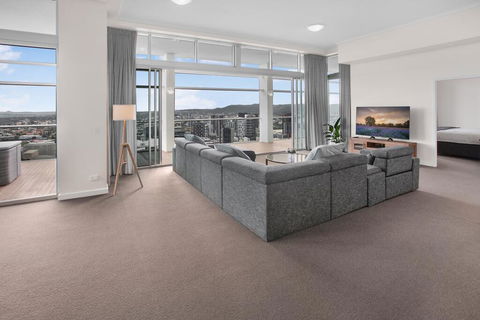 City-Centre Apartment With River Views And Balcony - Accommodation Brisbane 2