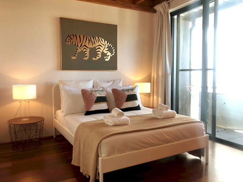 Classic Woolstore Apartment In Teneriffe - Accommodation Brisbane 0