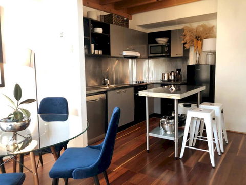 Classic Woolstore Apartment In Teneriffe - Accommodation Brisbane 3