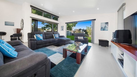Coastal Haven - Accommodation Brisbane 2