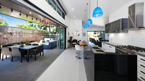 Coastal Haven - Accommodation Brisbane 1