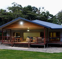 Coconut Beach House - Accommodation Brisbane