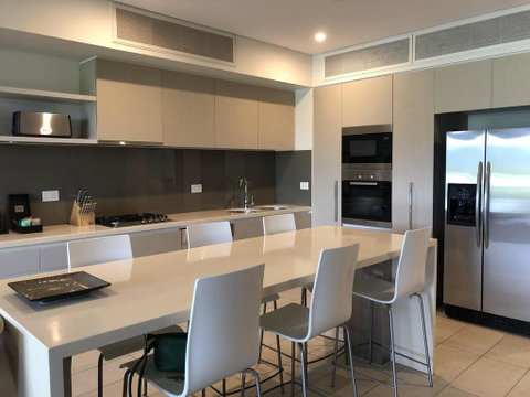 Coconut Grove 402 - Accommodation Brisbane 1