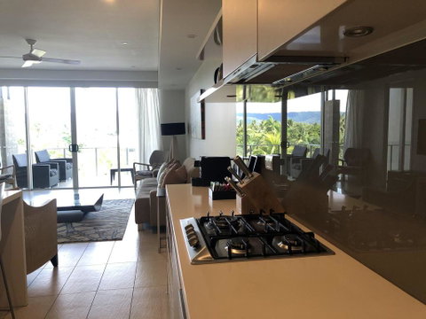 Coconut Grove 402 - Accommodation Brisbane 3