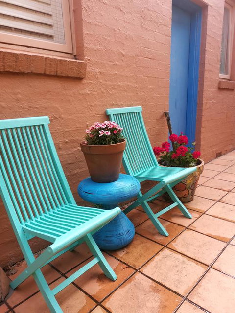 Colourful Creative Artist House Glen Waverley - Accommodation Brisbane 3