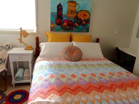 Colourful Creative Artist House Glen Waverley - Accommodation Brisbane 0
