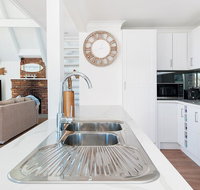 Combined Kingsley Beach House - Accommodation Brisbane