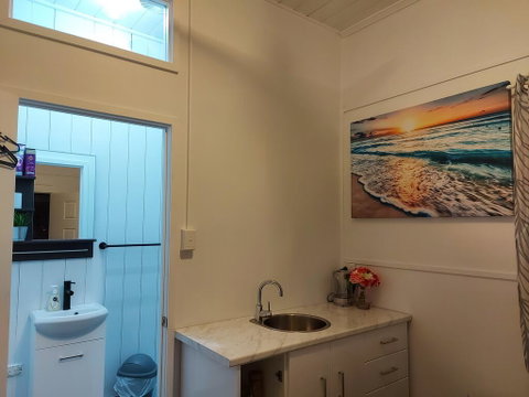 Comfortable Guest Room Closes To Emerald CBD - Accommodation Brisbane 2