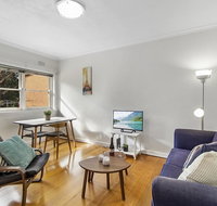 Comfy one-bedroom unit between city and airport - Accommodation Brisbane