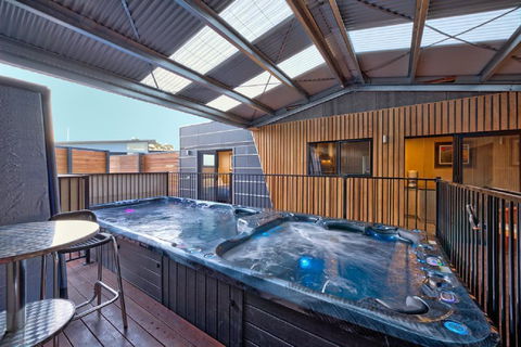 Containment Accommodation - Accommodation Brisbane 1