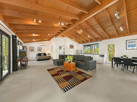 Corroboree Spa Cabin- Eaglereach - Accommodation Brisbane 0