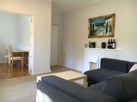 Cosy 2BR Plus Parking In Nth Sydney - Accommodation Brisbane 1