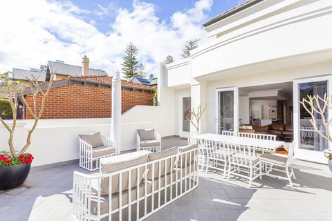 Cottesloe Aqua Retreat - Executive Escapes - Accommodation Brisbane 1