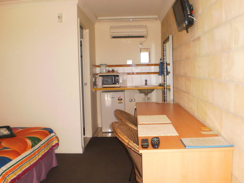 Country View Motel Ilbilbie - Accommodation Brisbane 0