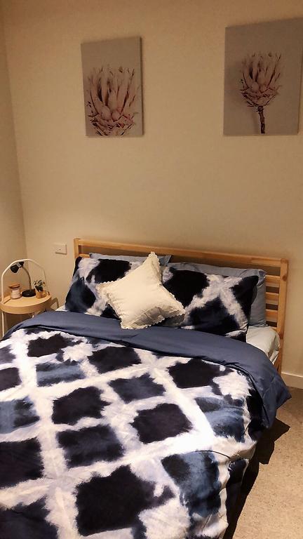 Cozy & Convenient 1Bdr Aparment + FREE Parking - Accommodation Brisbane 3
