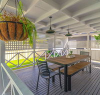 Curls and Buoys - Pet friendly - Stone throw to river - Accommodation Brisbane