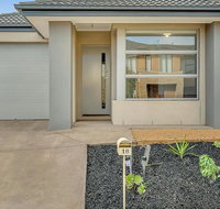 Daisy Villa - close to Mel Airport  Hume Highway -Comfort - Accommodation Brisbane