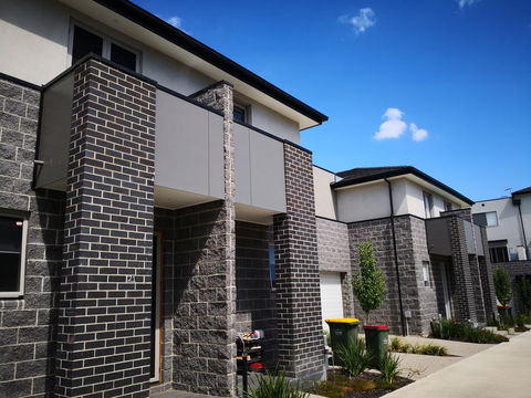 Delicate And Peaceful Bundoora Townhouse 12 - Accommodation Brisbane 0