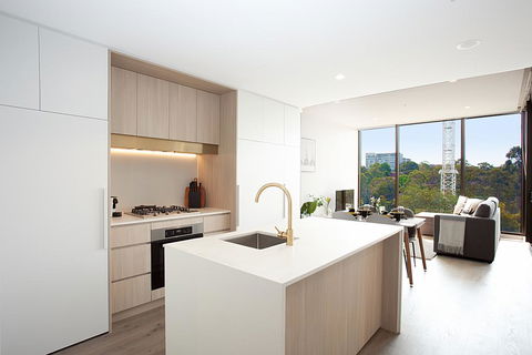 Designer Apartment With Balcony In Quiet Suburb - Accommodation Brisbane 1