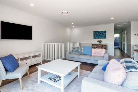 DESIGNER HOLIDAY BEACH PAD // 4 BED // COPA - Accommodation Brisbane 2