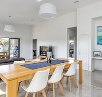 Diamond Bay Beach House brand new - Accommodation Brisbane