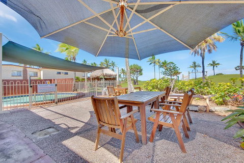 Driftwood On The Beach - Accommodation Brisbane 3