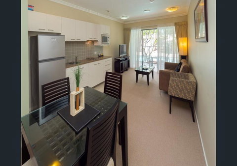 Eden By The Bay - Accommodation Brisbane 0