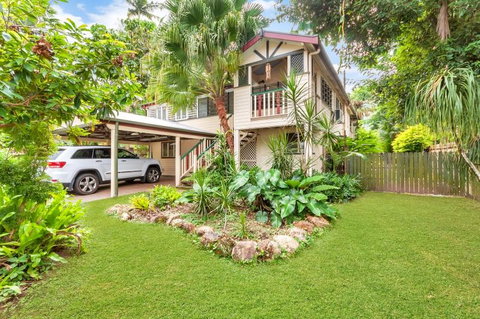 Edge Hill Holiday Home / Cairns - Accommodation Brisbane 0