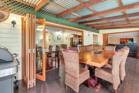Edge Hill Holiday Home / Cairns - Accommodation Brisbane 3