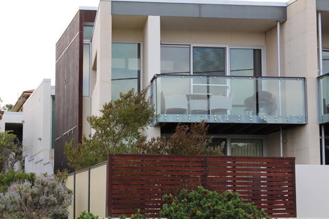 Eighty Eight - Accommodation Brisbane 0
