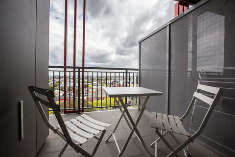 Elegant 2BR@Footscray Station - Accommodation Brisbane 1