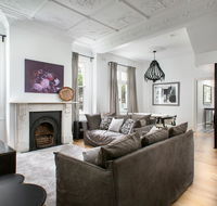 Elegant 3-Bed Heritage House near Parks and Cafes - Accommodation Brisbane