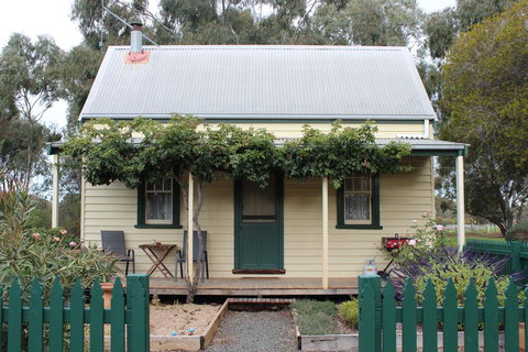 Elinike Guest Cottages - Accommodation Brisbane 3