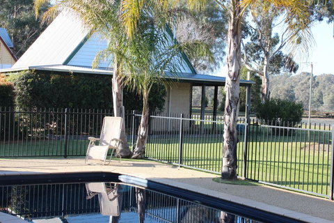 Elinike Guest Cottages - Accommodation Brisbane 0