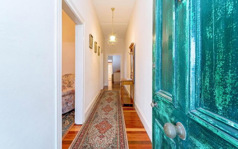 Eliza 1875 Red Brick Duplex Townhouse - Accommodation Brisbane 1
