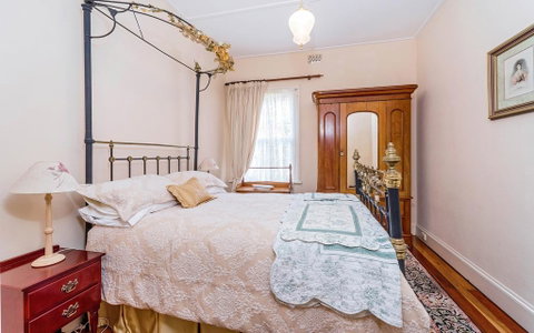 Eliza 1875 Red Brick Duplex Townhouse - Accommodation Brisbane 3