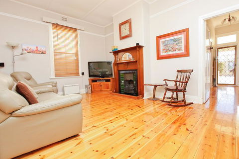 Emaroo Cottages Broken Hill - Accommodation Brisbane 3