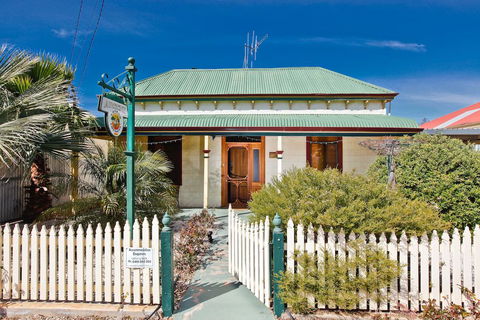 Emaroo Cottages Broken Hill - Accommodation Brisbane 0